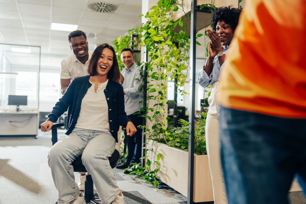 Tendenze nella progettazione di uffici per il 2024: innovazione, funzionalità e natura