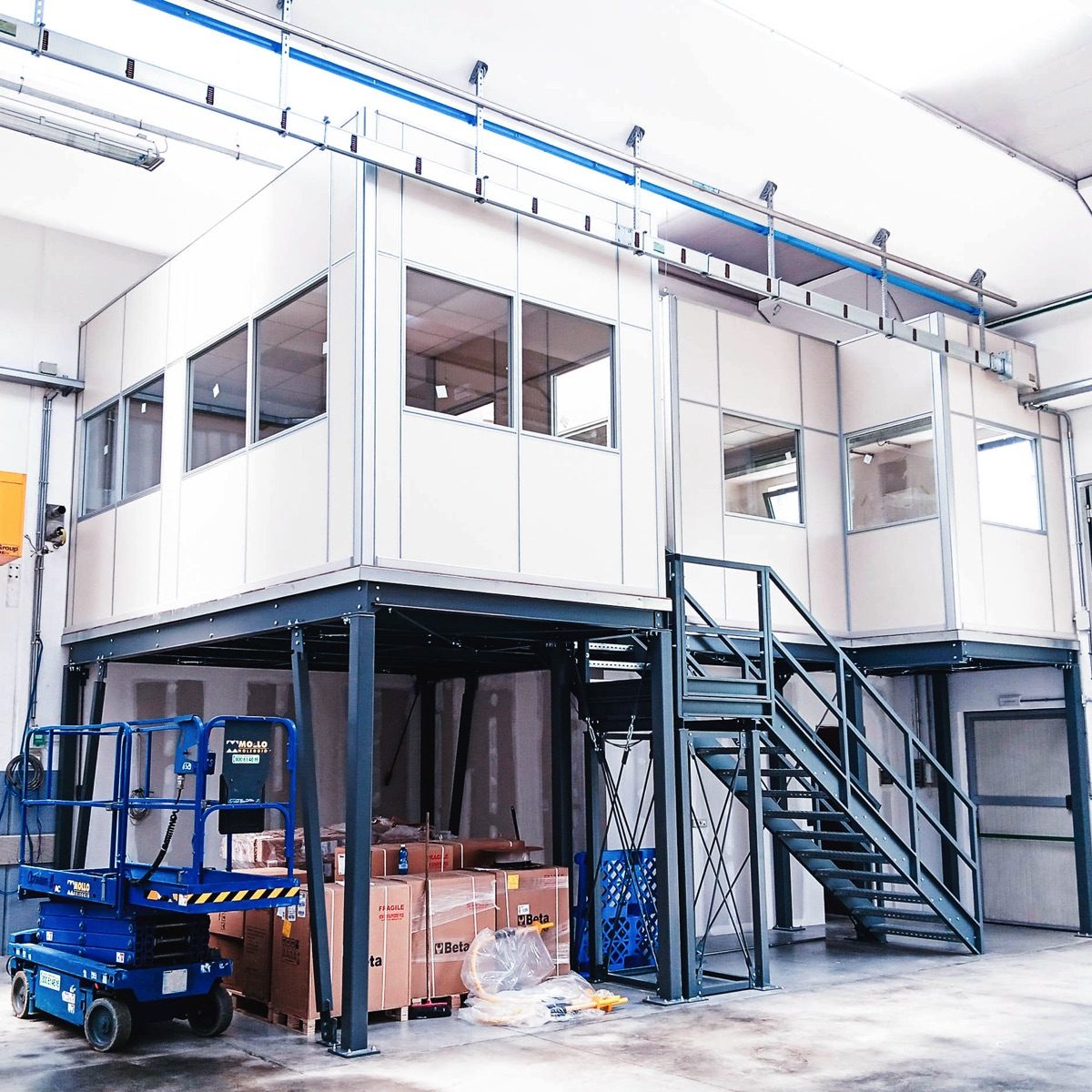 Soppalco e uffici chiavi in mano per DOVIP