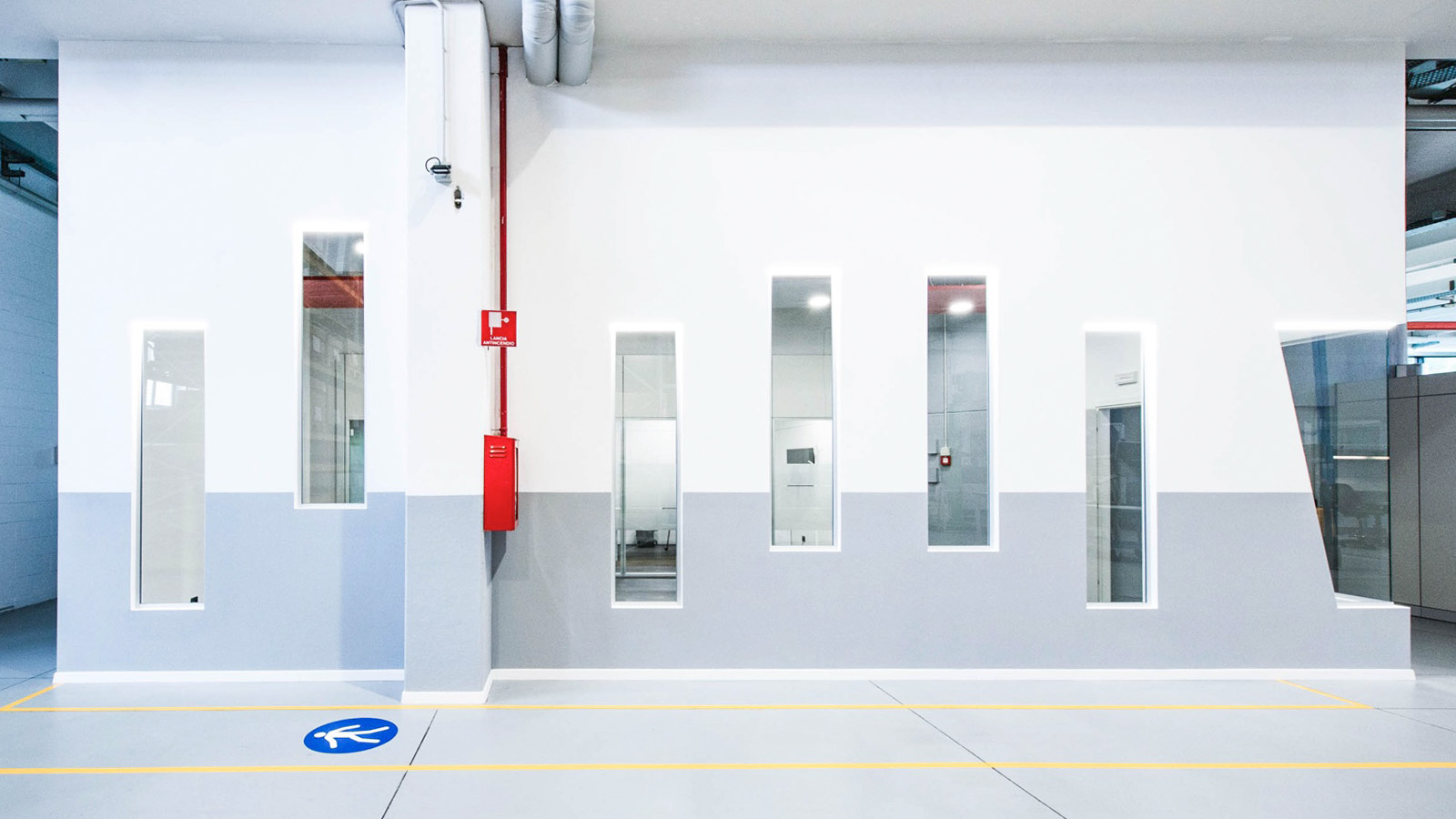 pareti operative e direzionali per Hawe italiana